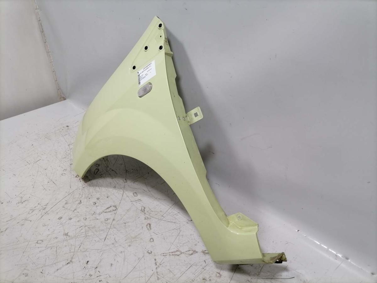 Renault Twingo 2 original Kotfl&uuml;gel vorn links OVF91 Gr&uuml;n BJ09